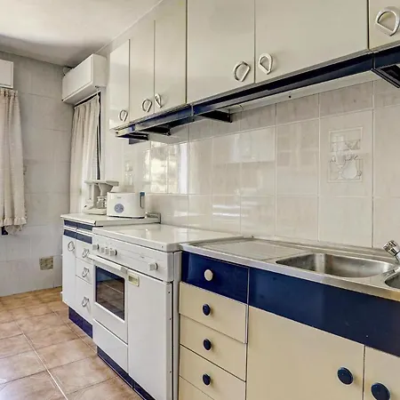 Awesome In With Wifi And 3 Bedrooms Feriehus Navarredonda de Gredos